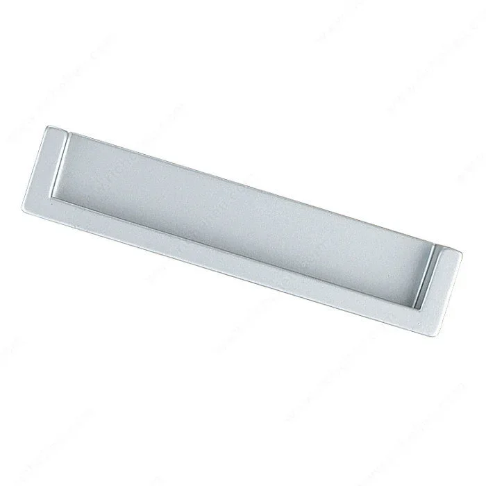 Modern Recessed Metal Pull – 6167 by Richelieu