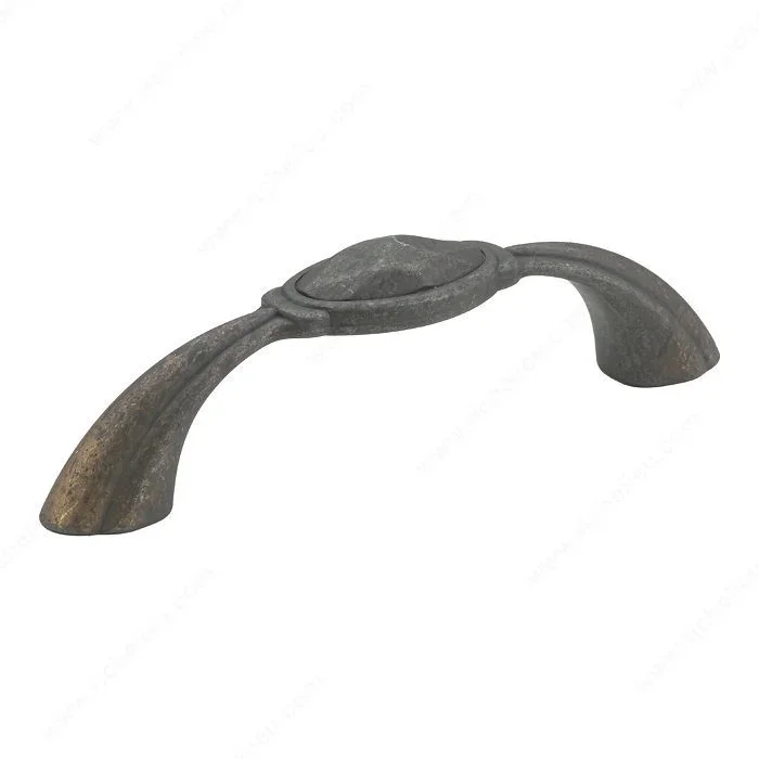 Traditional Metal Pull – 6165 by Richelieu | Cabinet Hardware